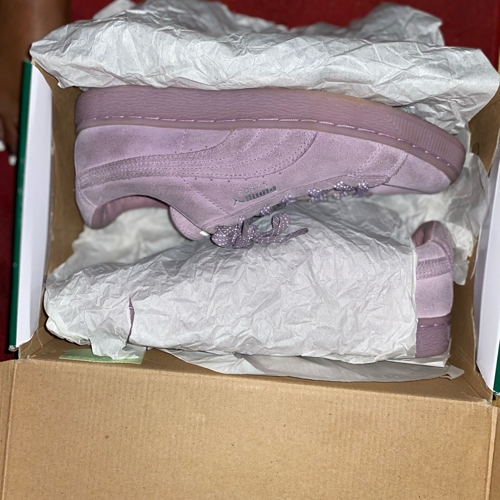 Shoes & Slides - Picture 2 of 8